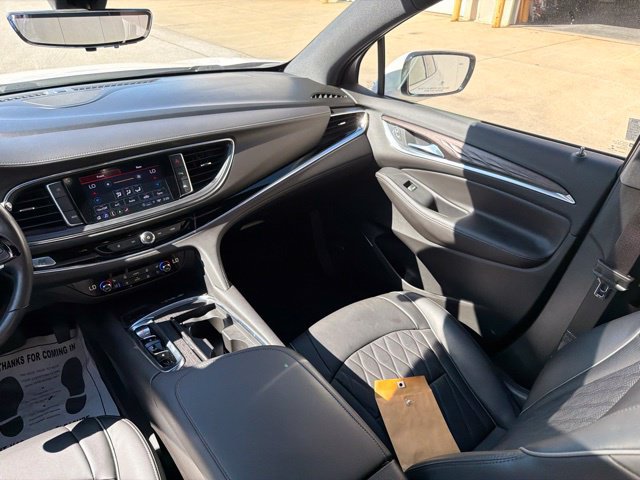 Used 2022 Buick Enclave Avenir w/ Avenir Technology Package FWD image 21