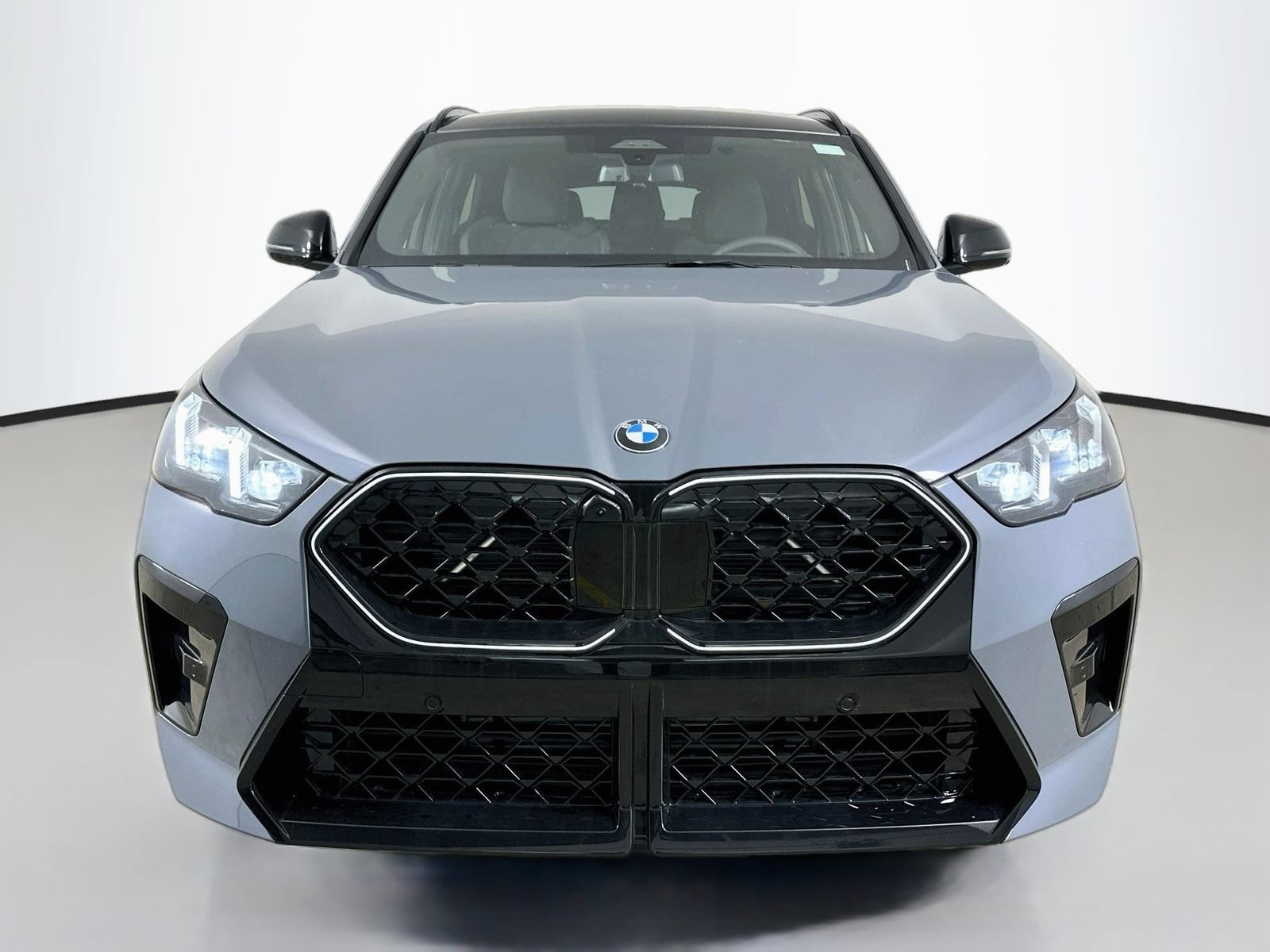 New 2026 BMW X2 xDrive28i w/ Technology Package AWD/4WD image 2
