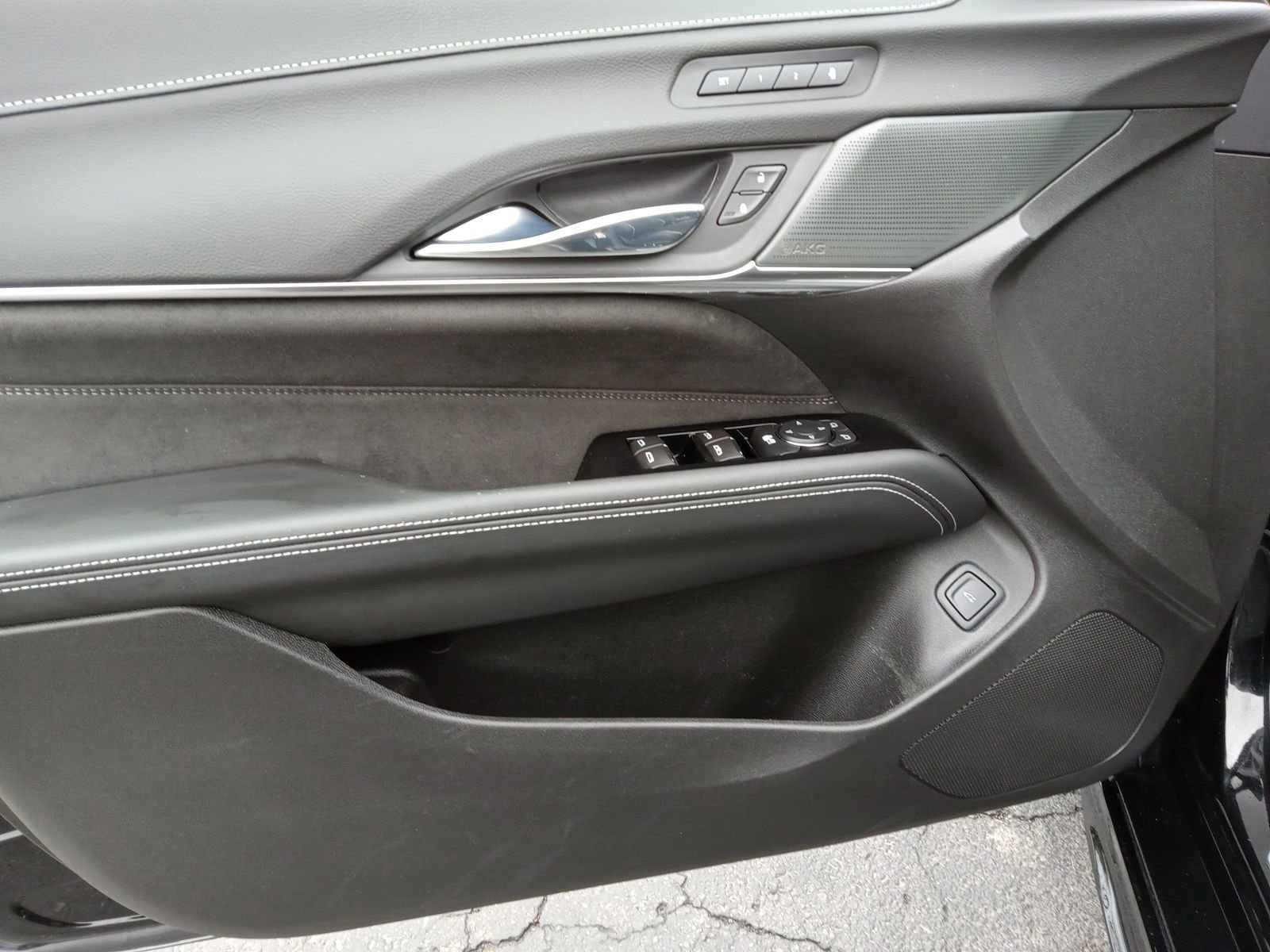 Used 2022 Cadillac CT4 V Blackwing w/ Technology Package image 8