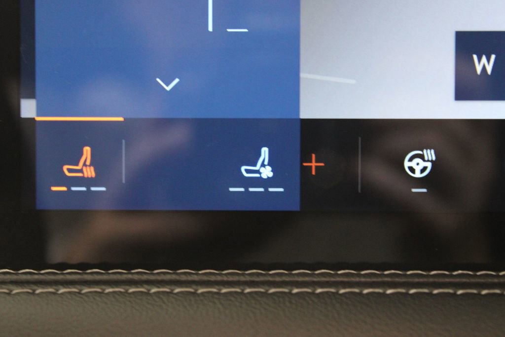 Used 2024 Lincoln Corsair AWD w/ Equipment Group 101A image 59