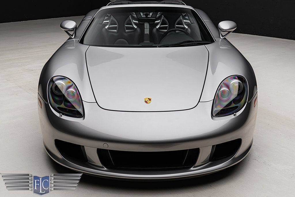 Used 2005 Porsche Carrera GT RWD image 3