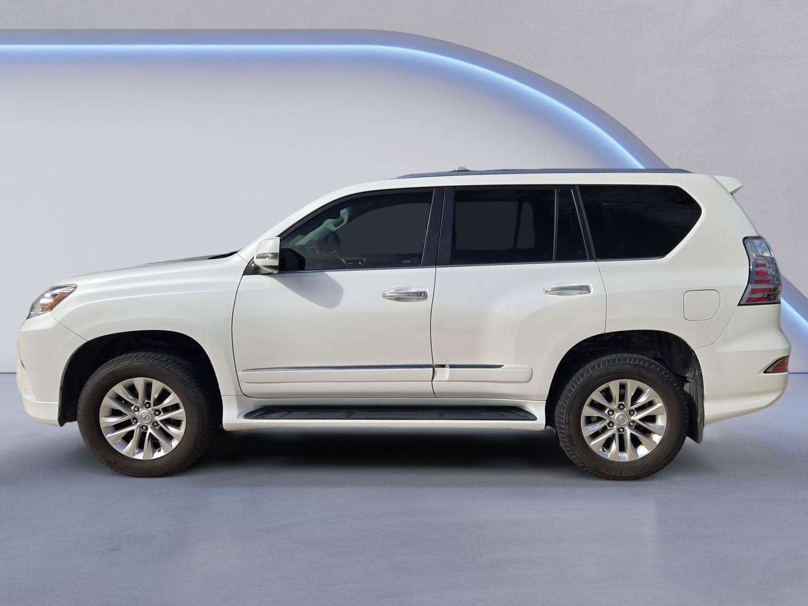 Used 2018 Lexus GX 460 Premium w/ Premium Package AWD/4WD image 5
