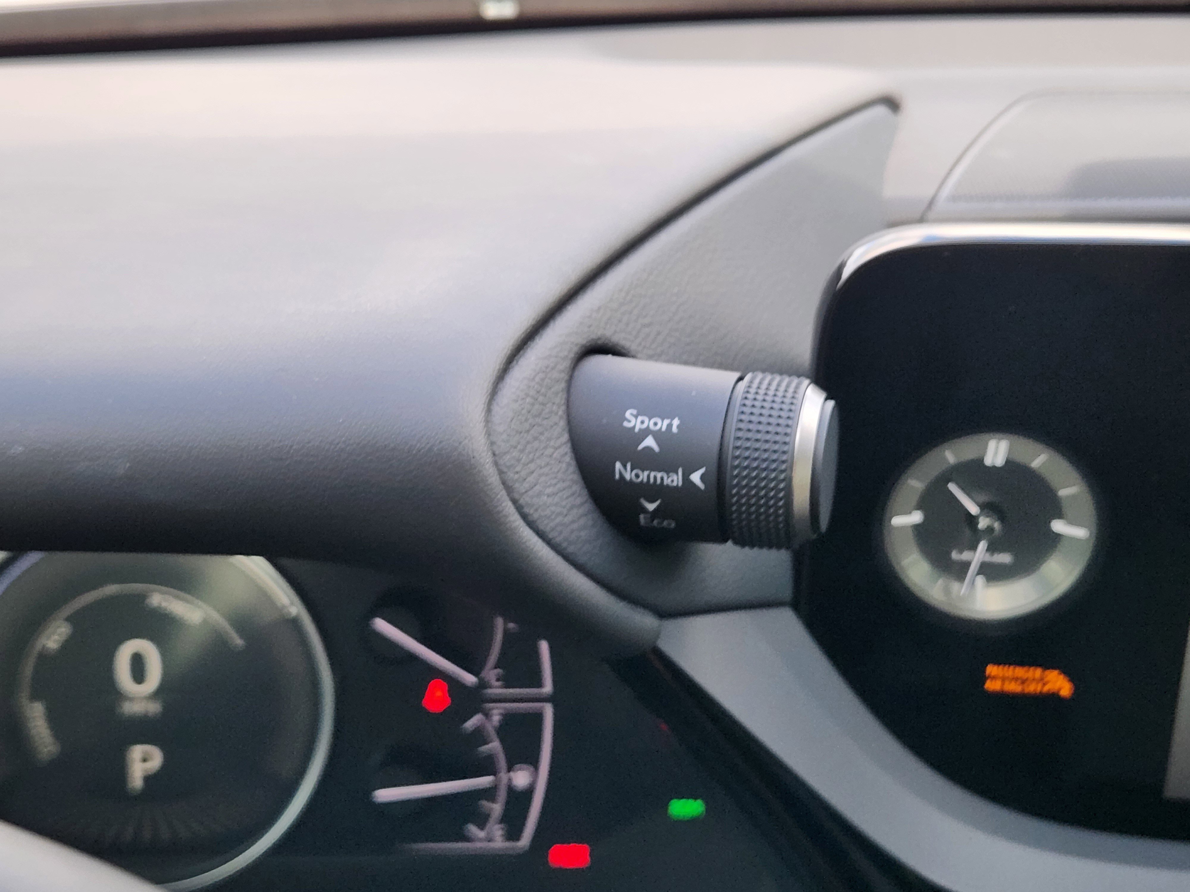 Used 2025 Lexus ES 300h w/ Premium Package image 39