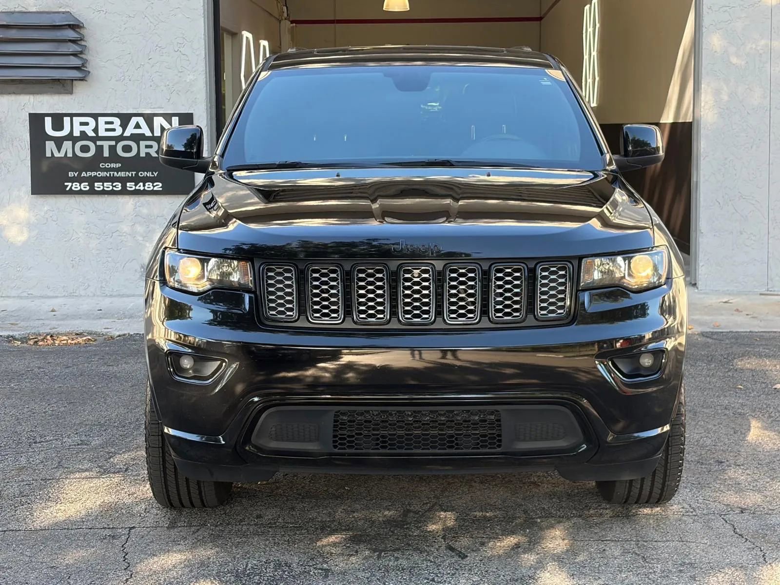 Used 2021 Jeep Grand Cherokee Laredo X image 5