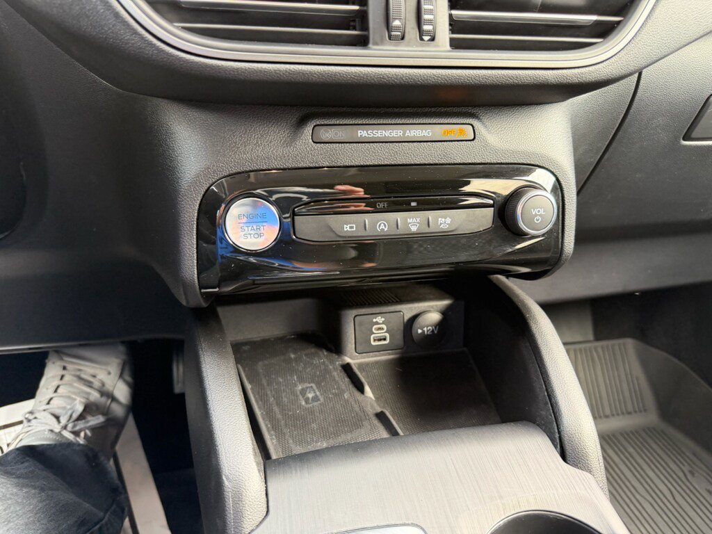 Used 2024 Ford Escape Active w/ Tech Pack #2 FWD image 12