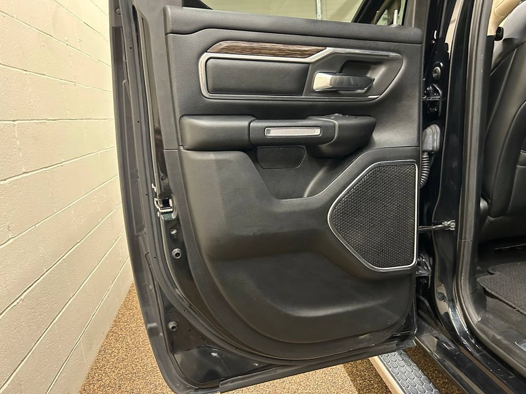 Used 2019 RAM 1500 Laramie AWD/4WD image 14