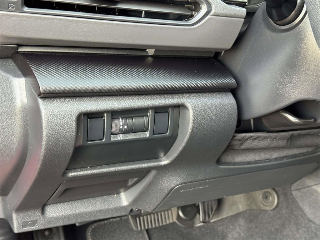 Used 2024 Subaru Crosstrek 2.0i Premium image 10