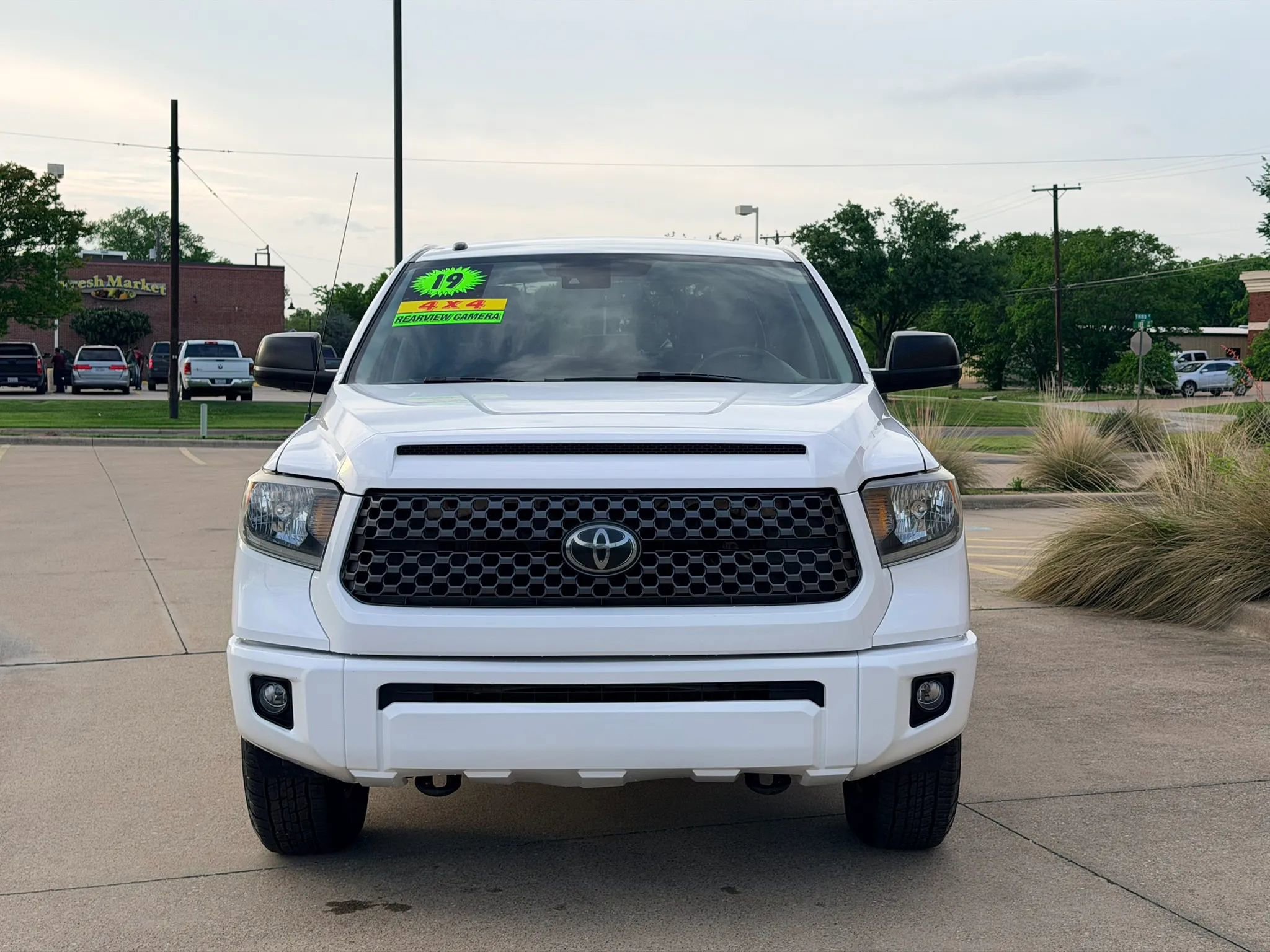 Used 2019 Toyota Tundra SR5 w/ SR5 Upgrade Package AWD/4WD image 8