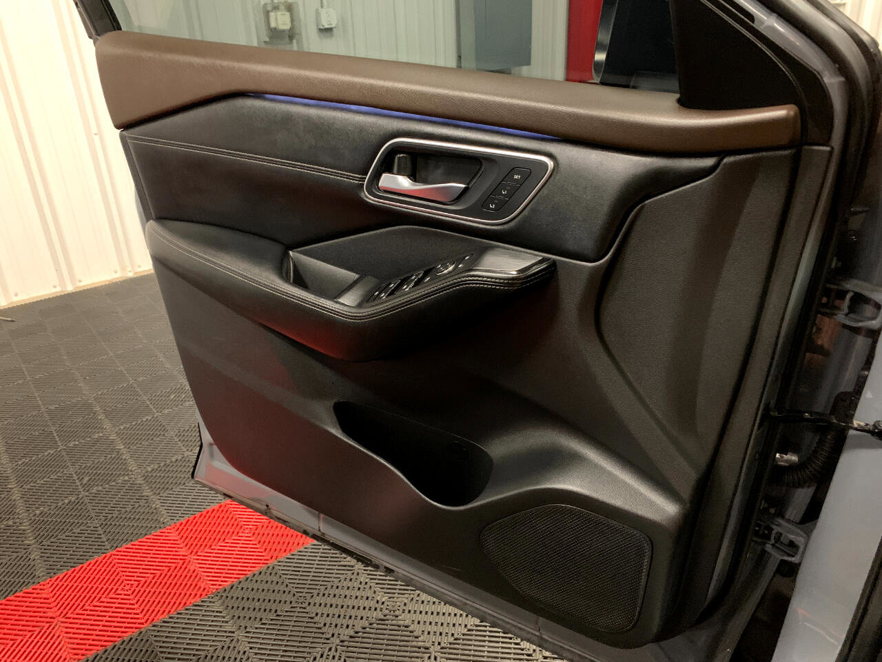 Used 2023 Nissan Rogue Platinum w/ Platinum Premium Package image 31