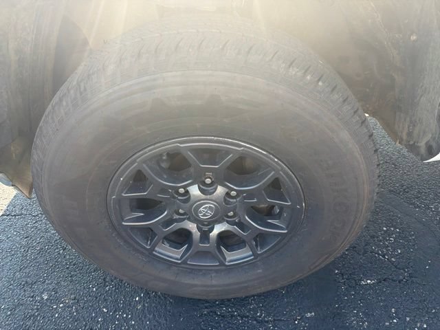 Used 2023 Toyota Tacoma SR AWD/4WD image 27