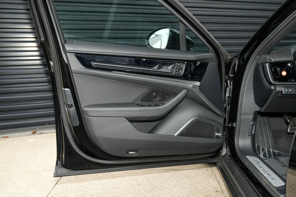 New 2026 Porsche Panamera 4 AWD/4WD image 18