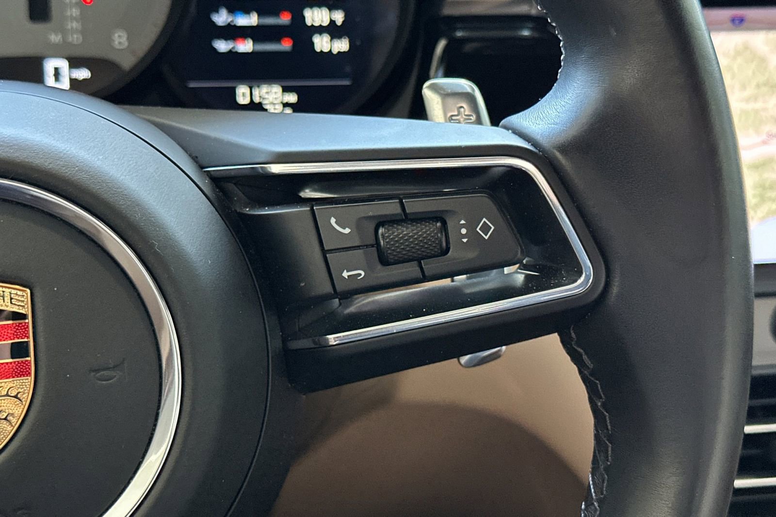 Certified 2023 Porsche Macan S image 31