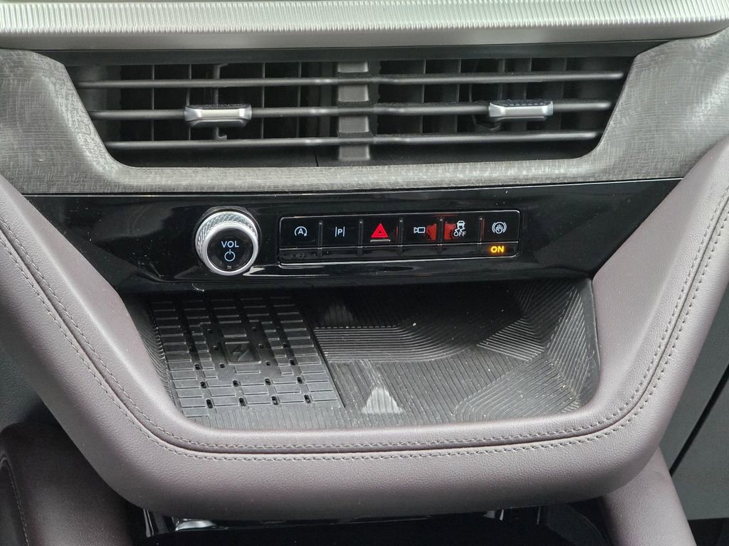 Used 2025 Ford Explorer Platinum AWD/4WD image 19