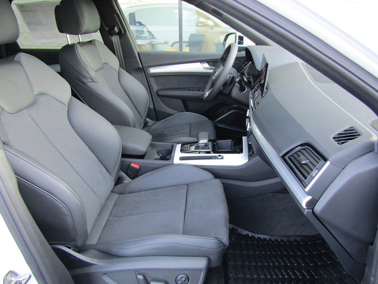 New 2024 Audi Q5 e Premium Plus image 7