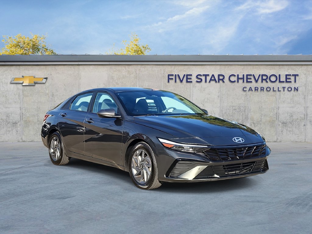 Used 2024 Hyundai Elantra SEL FWD image 1