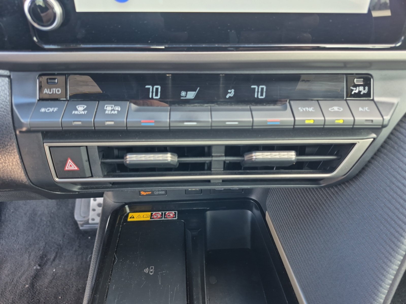 Used 2025 Toyota Camry SE FWD image 31