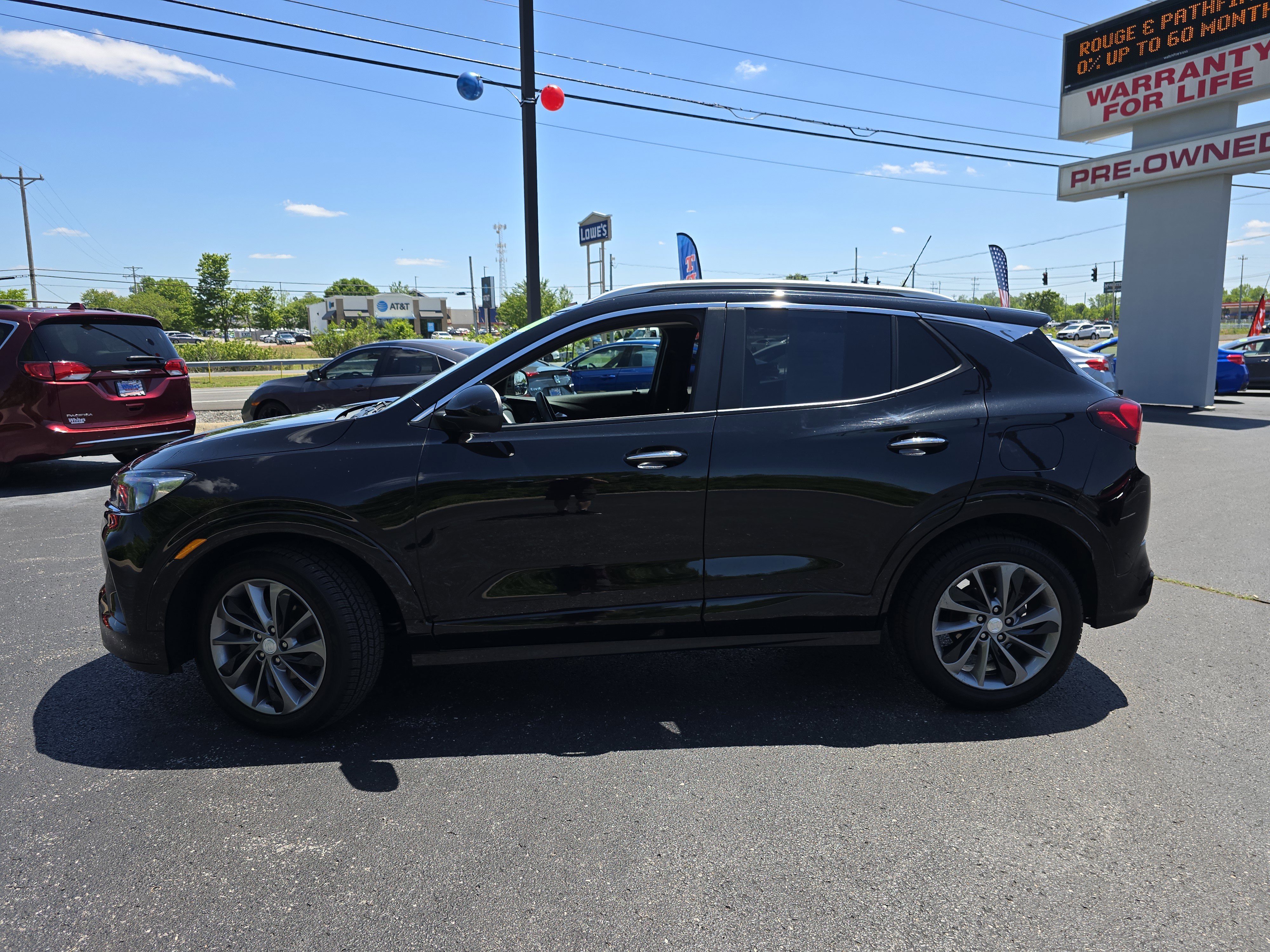 Used 2022 Buick Encore GX Select w/ Sport Touring Package FWD image 18