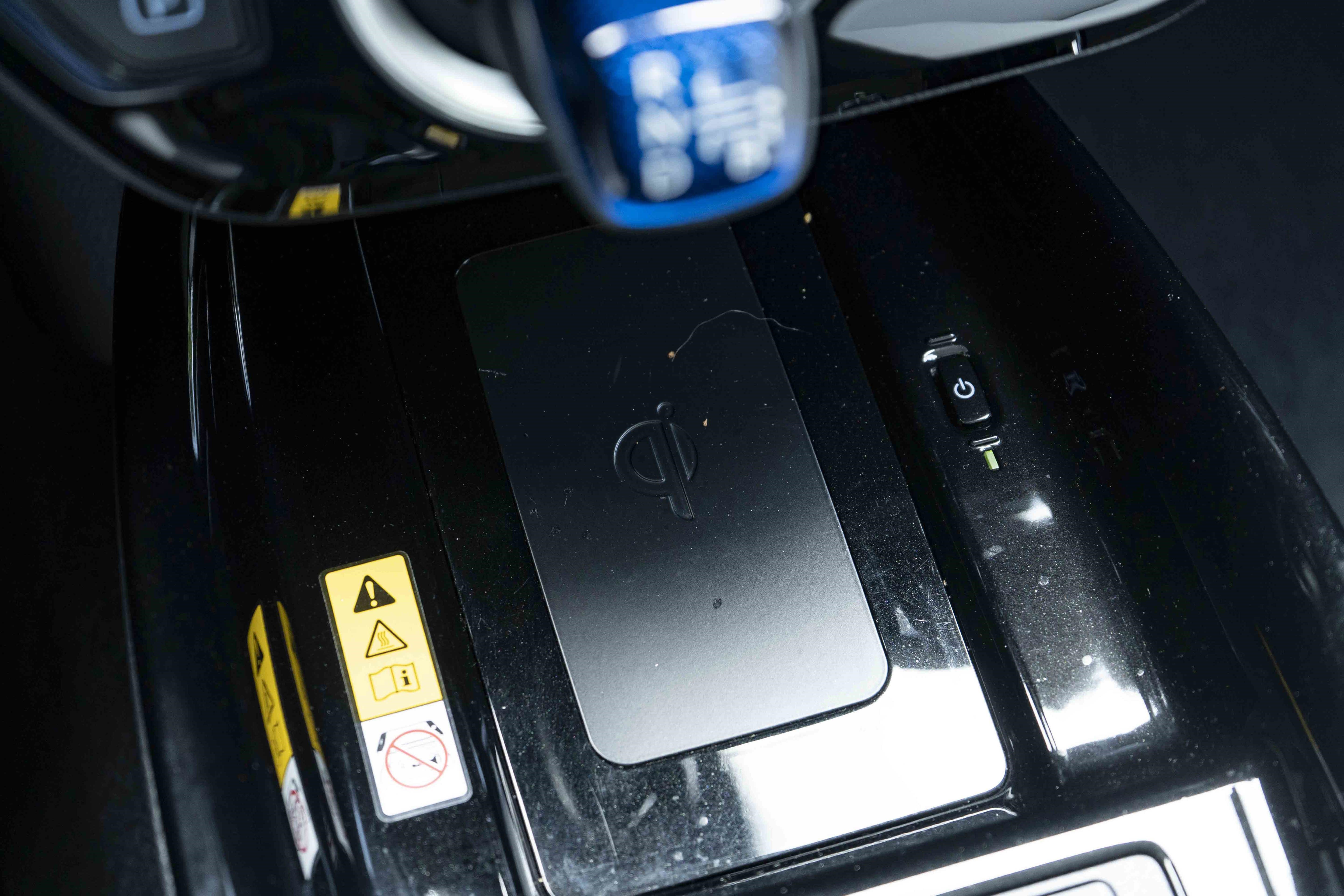 Used 2022 Toyota Prius Prime XLE image 36