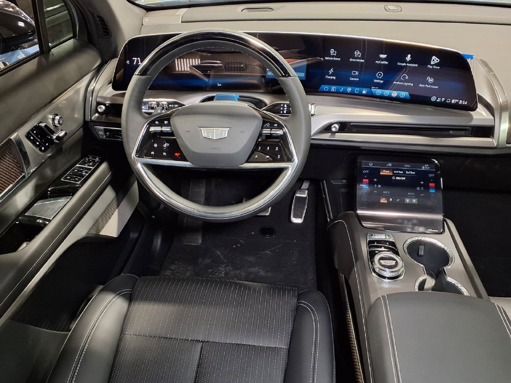 New 2027 Cadillac Vistiq Luxury AWD/4WD image 13