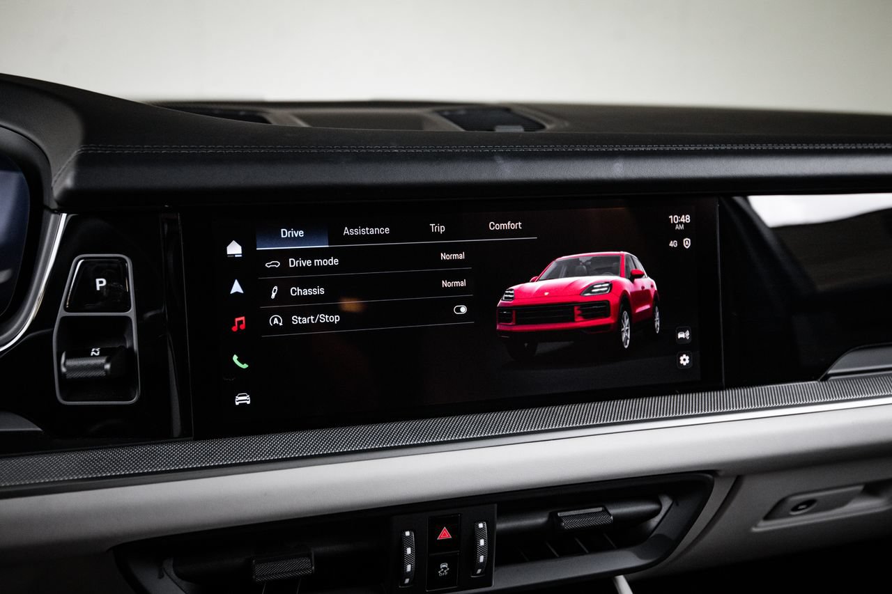 Certified 2026 Porsche Cayenne AWD/4WD image 18