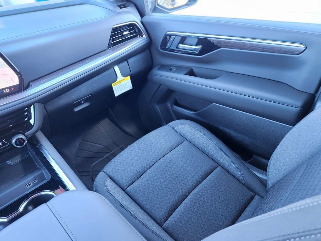 New 2026 Chevrolet Suburban LS AWD/4WD image 13