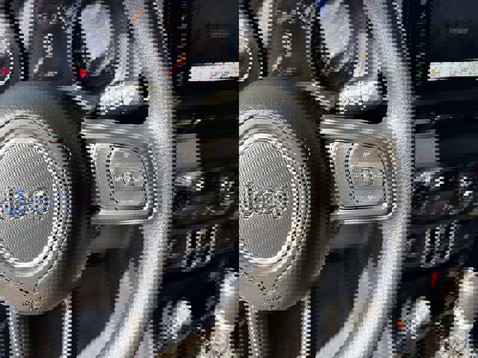 Used 2025 Jeep Wrangler Sport image 40