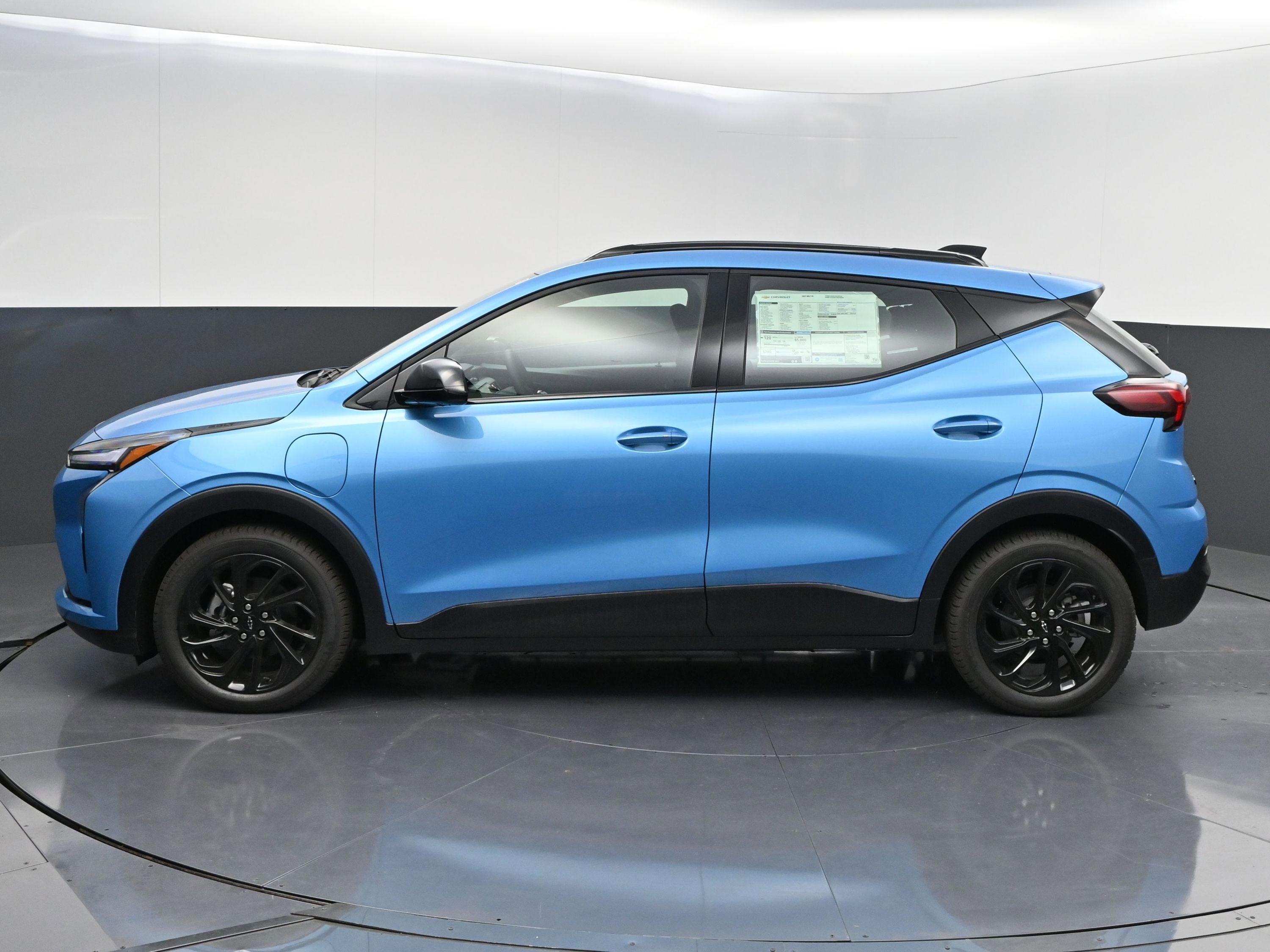 New 2027 Chevrolet Bolt RS w/ Technology Package FWD image 4