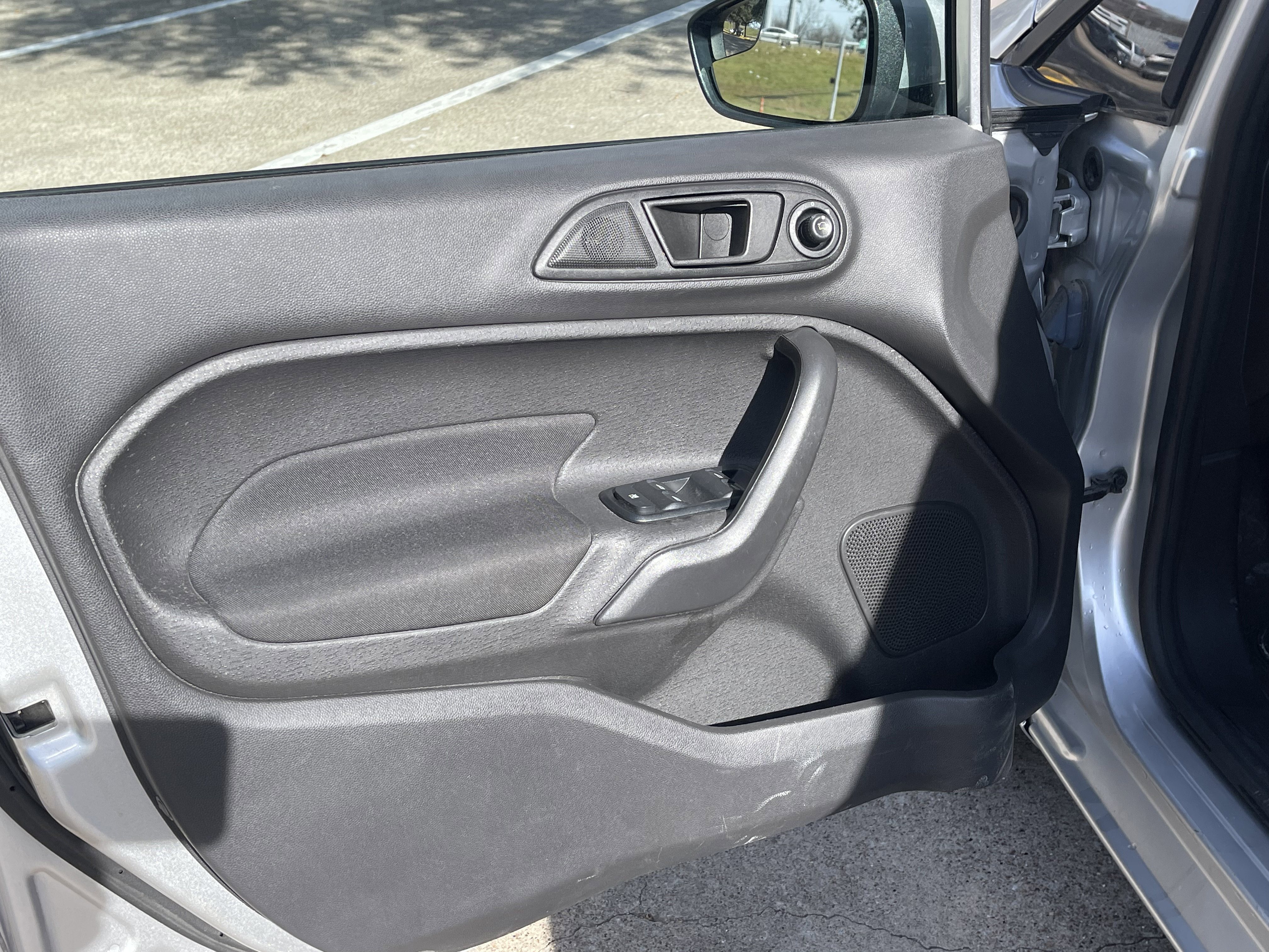 Used 2019 Ford Fiesta SE image 17
