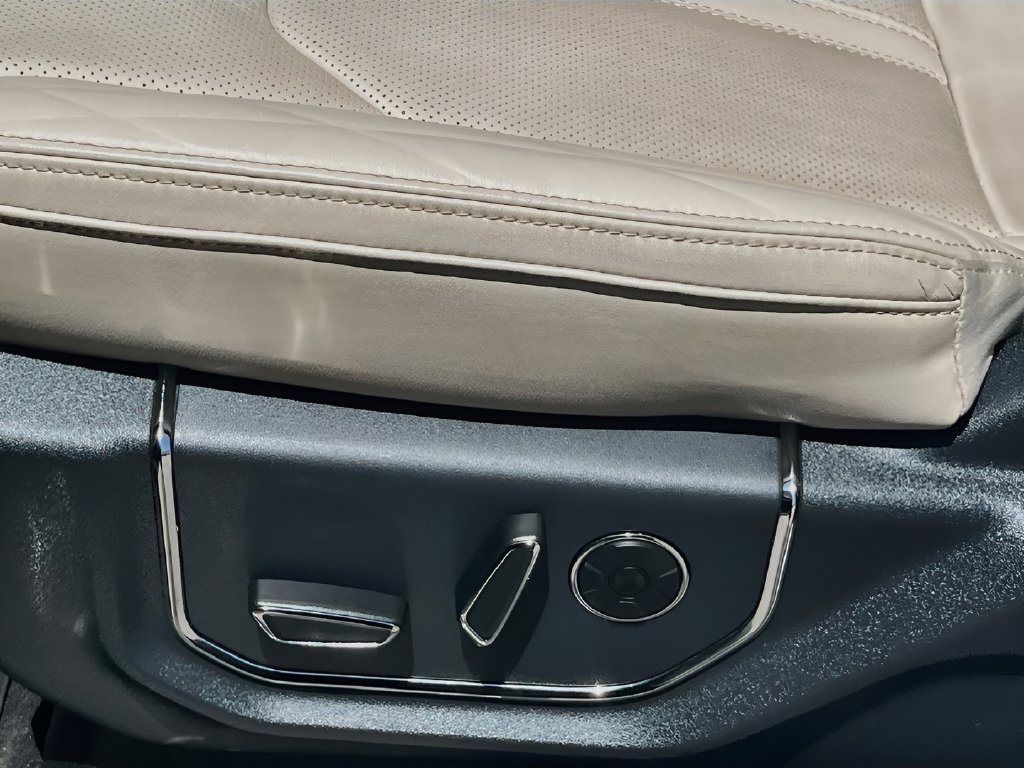 Used 2024 Ford Expedition Platinum RWD image 20