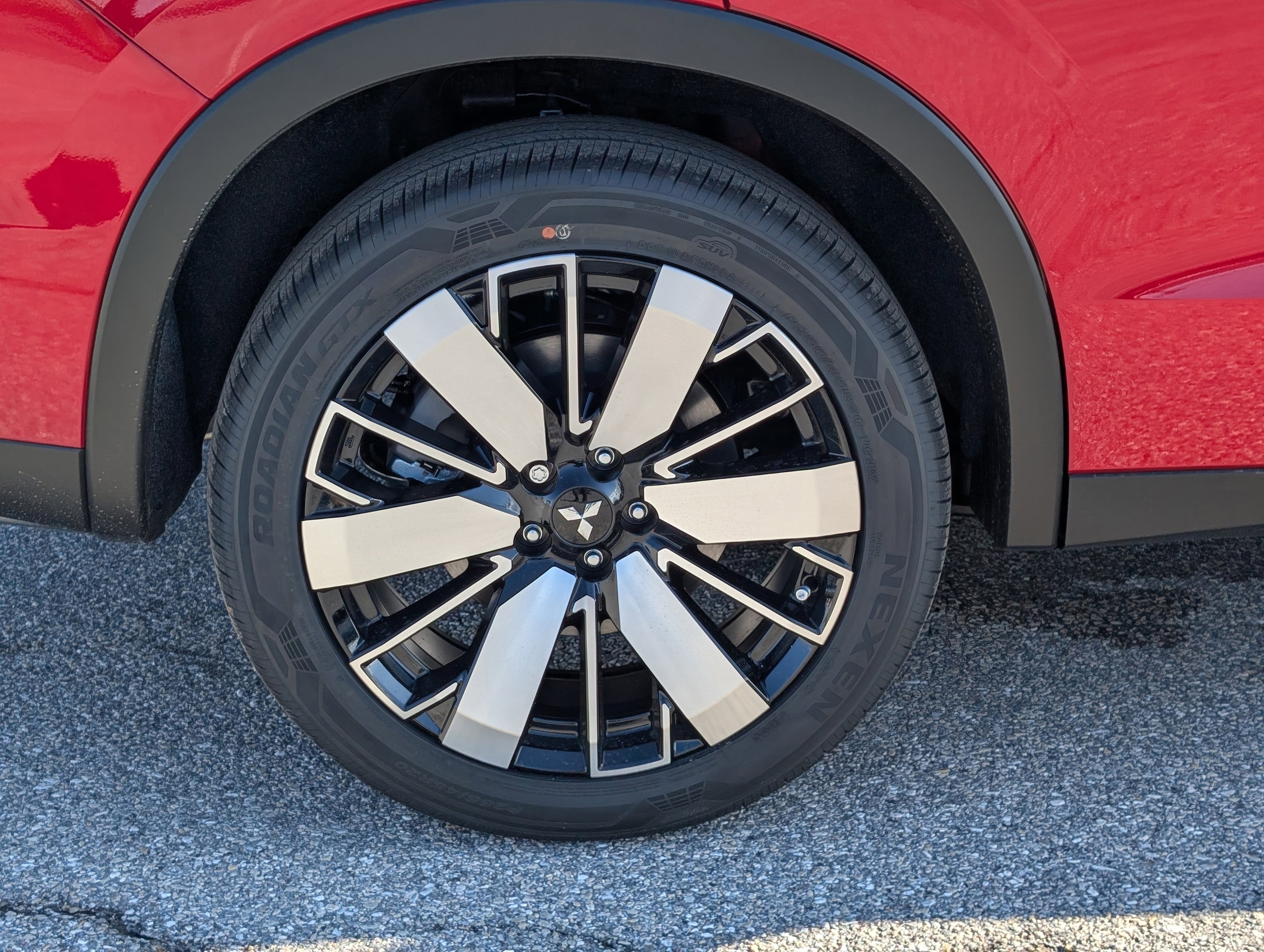 New 2025 Mitsubishi Outlander SE image 8