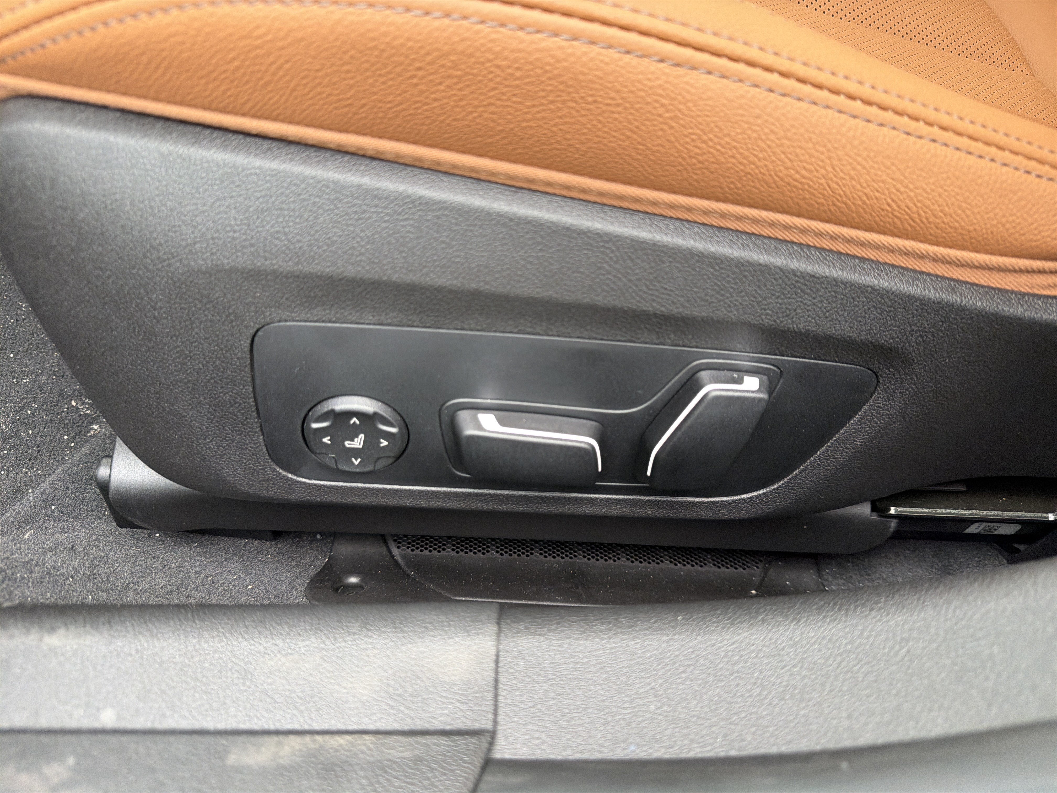 New 2026 BMW 330i Sedan w/ Convenience Package RWD image 22