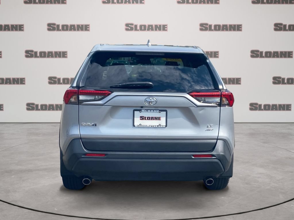 Used 2024 Toyota RAV4 LE AWD/4WD image 4
