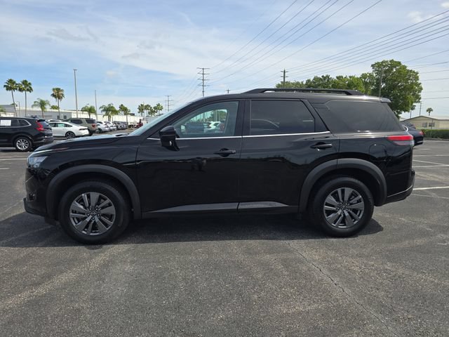 Certified 2024 Nissan Pathfinder SV AWD/4WD image 5