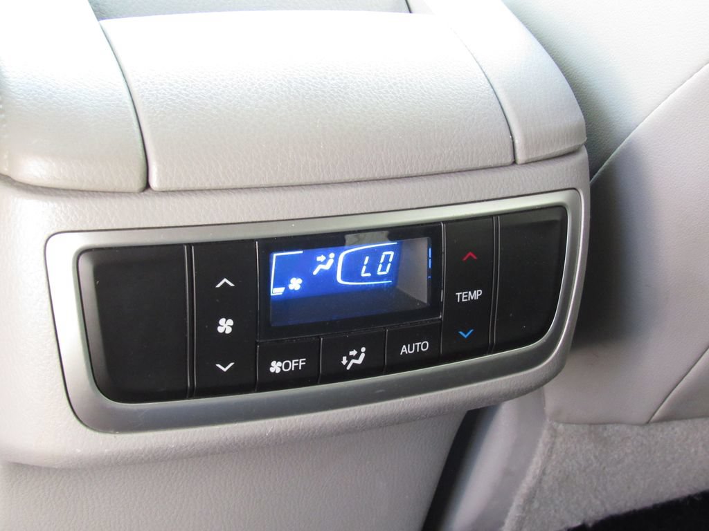 Certified 2016 Toyota Highlander XLE AWD/4WD image 34