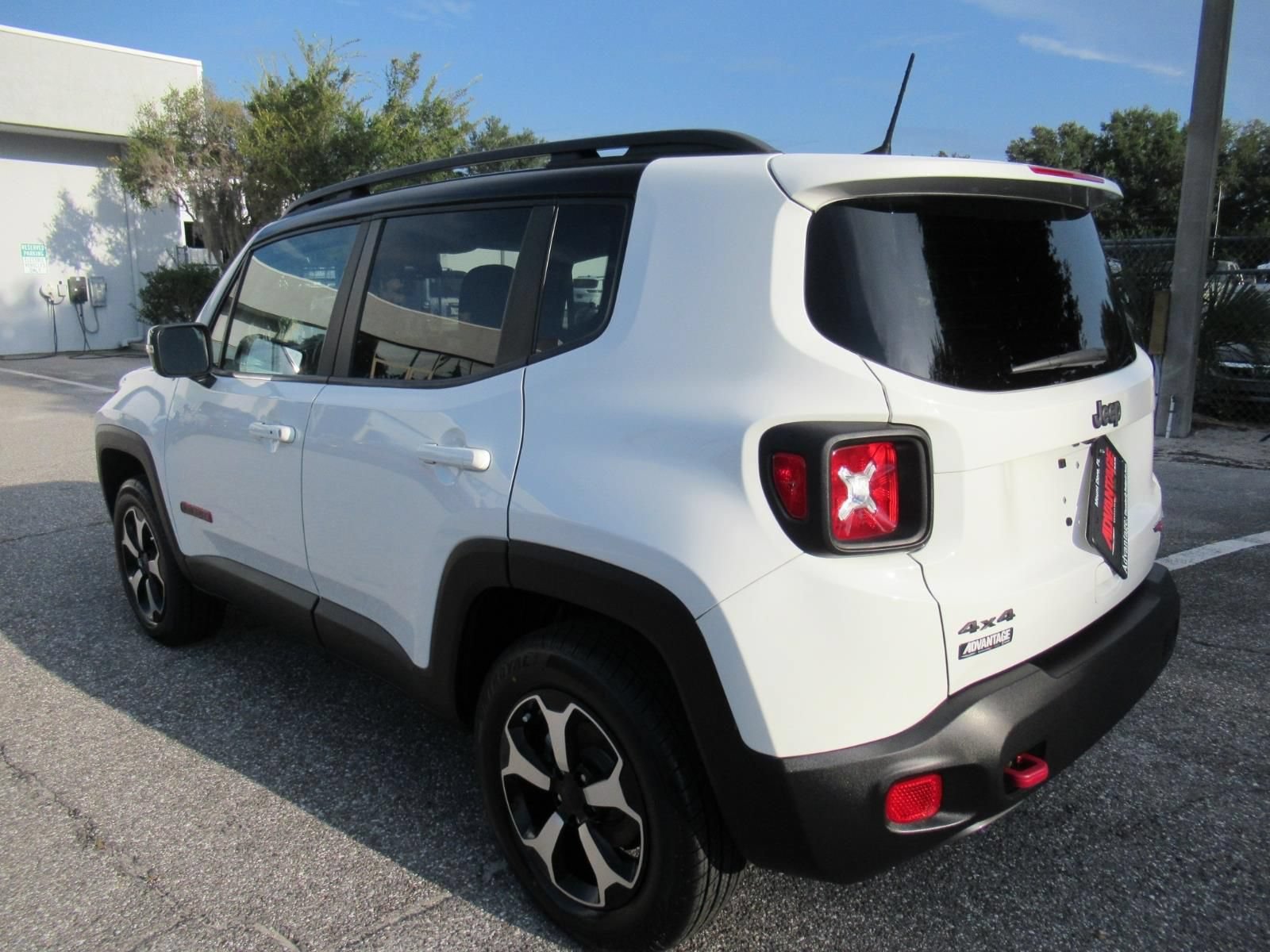 Certified 2022 Jeep Renegade Trailhawk AWD/4WD image 5