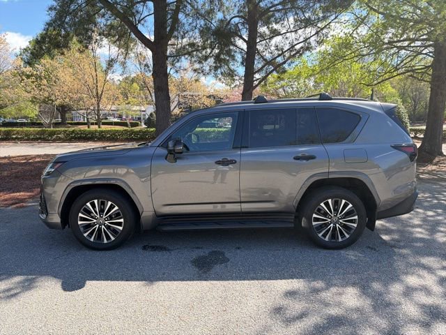 Used 2023 Lexus LX 600 4WD w/ Appearance Package image 2