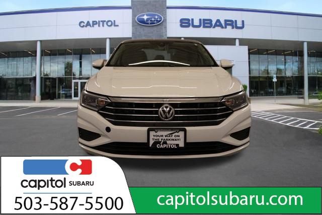 Used 2019 Volkswagen Jetta SEL w/ Cold Weather Package FWD image 8
