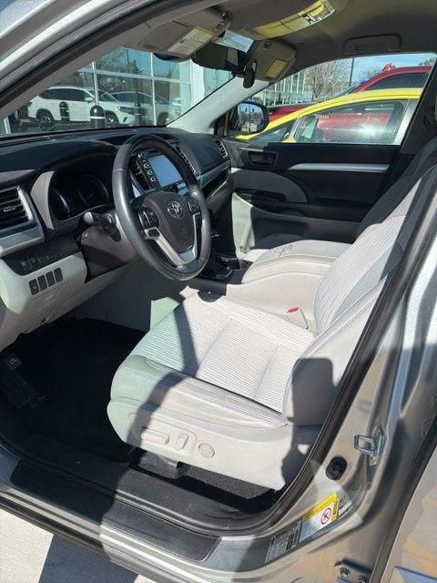 Used 2019 Toyota Highlander Plus image 23