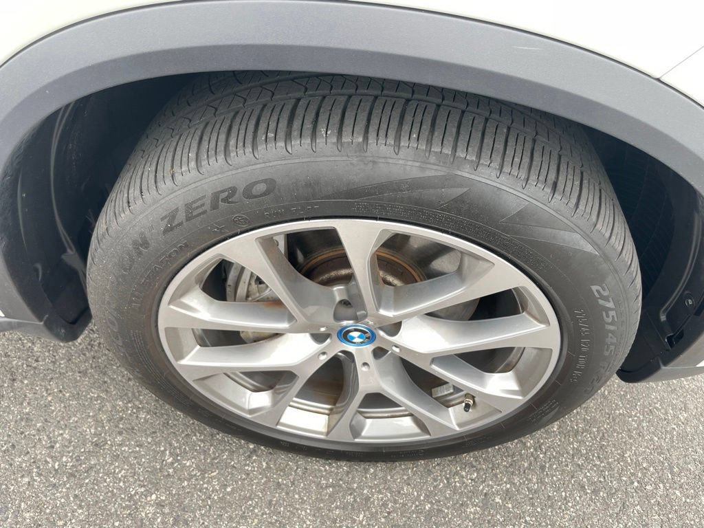 Used 2025 BMW X5 xDrive50e AWD/4WD image 14