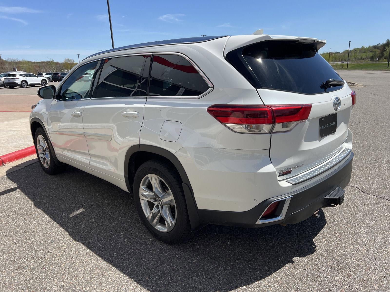 Used 2017 Toyota Highlander Limited AWD/4WD image 11
