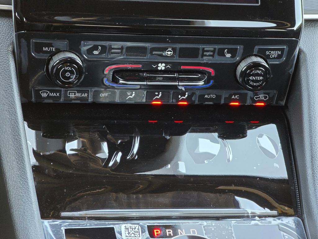 New 2025 Jeep Grand Cherokee Altitude image 30