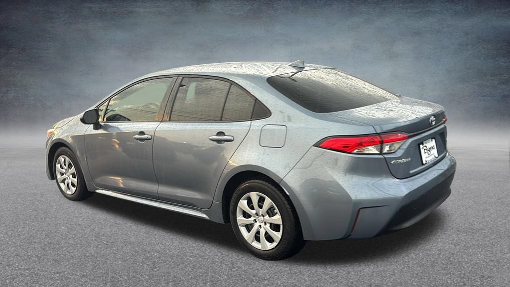 Used 2024 Toyota Corolla LE FWD image 5