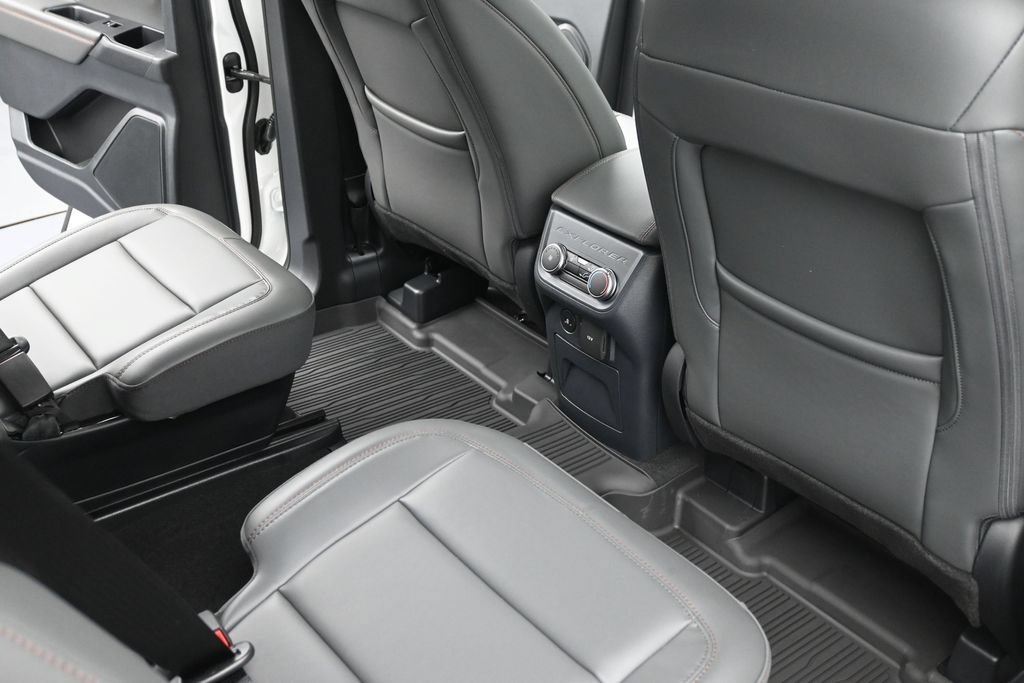 New 2026 Ford Explorer Active w/ Active Comfort Package AWD/4WD image 10