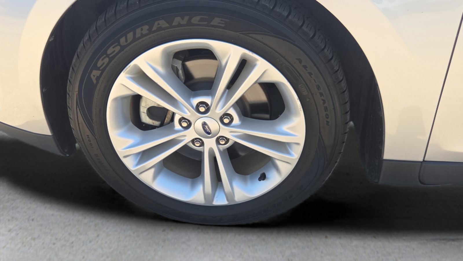 Used 2018 Ford Taurus SE FWD image 19