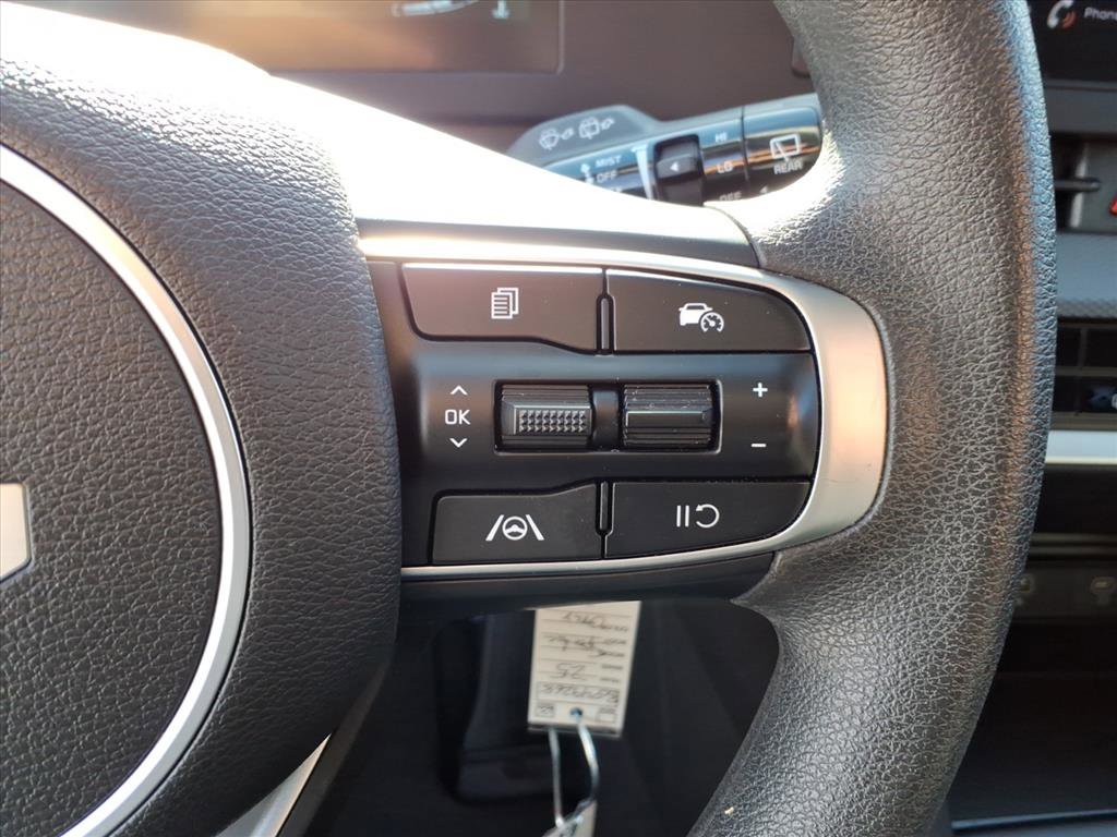 Used 2025 Kia Sportage LX image 20