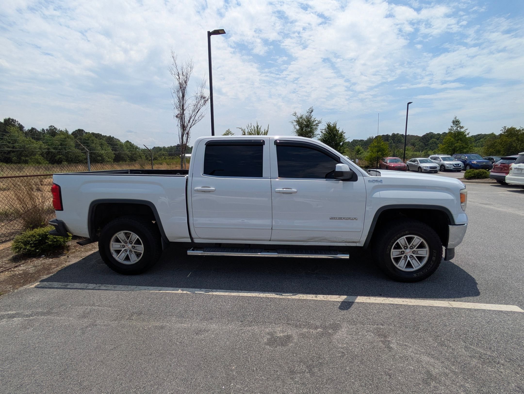 Used 2014 GMC Sierra 1500 SLE w/ SLE Value Package AWD/4WD image 2