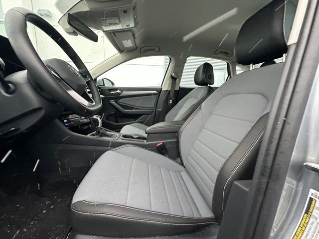 Certified 2025 Volkswagen Jetta SE image 19