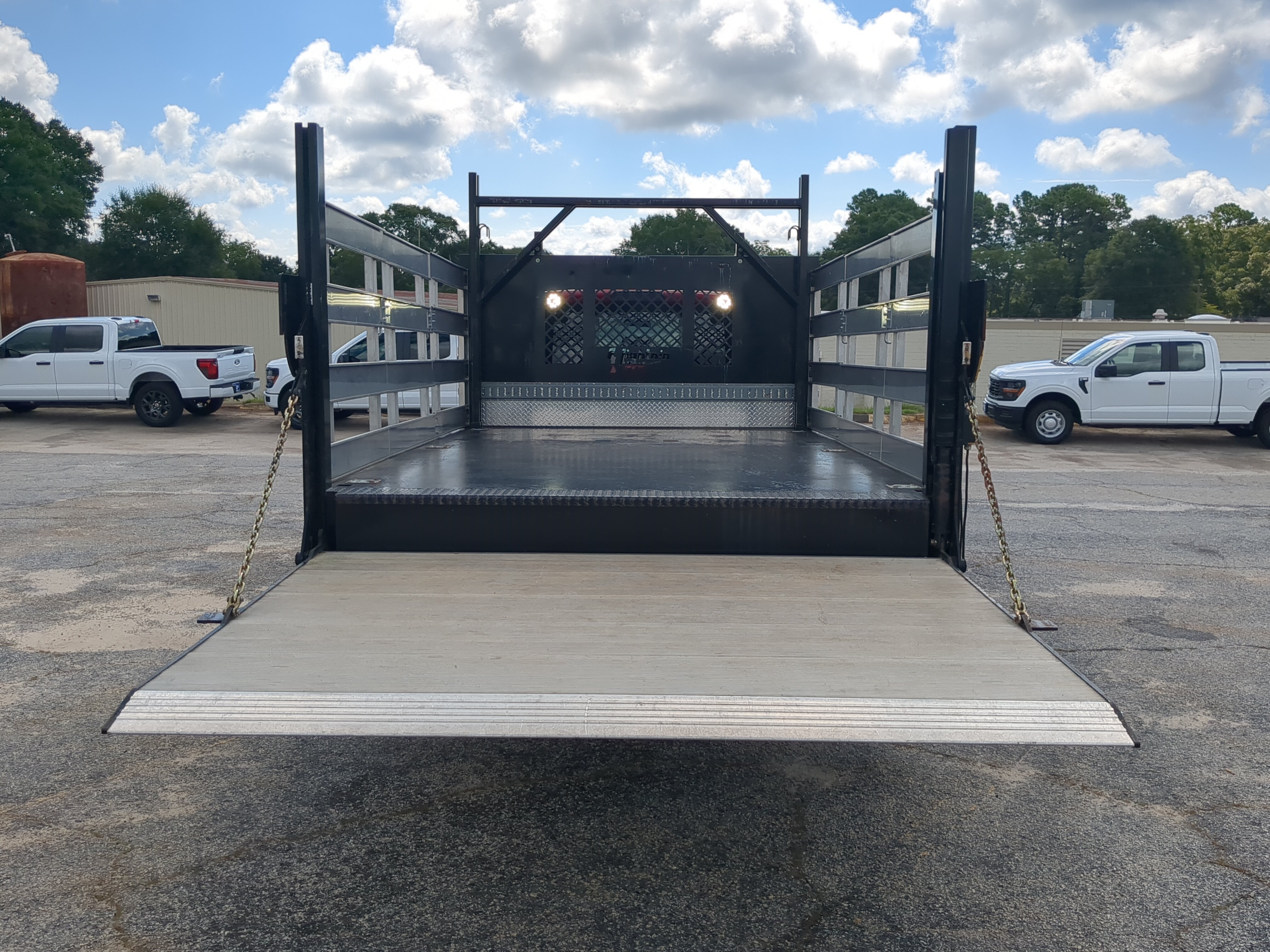 Used 2022 RAM 5500 Tradesman w/ Chrome Appearance Group RWD image 11
