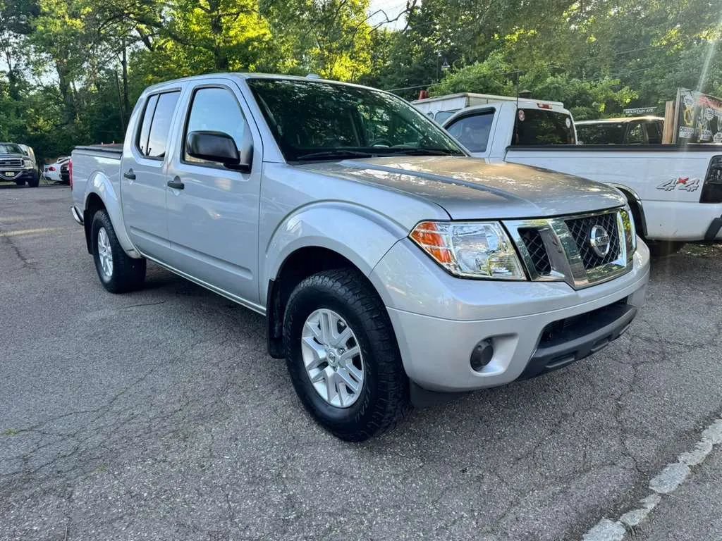 Used 2017 Nissan Frontier SV AWD/4WD image 3