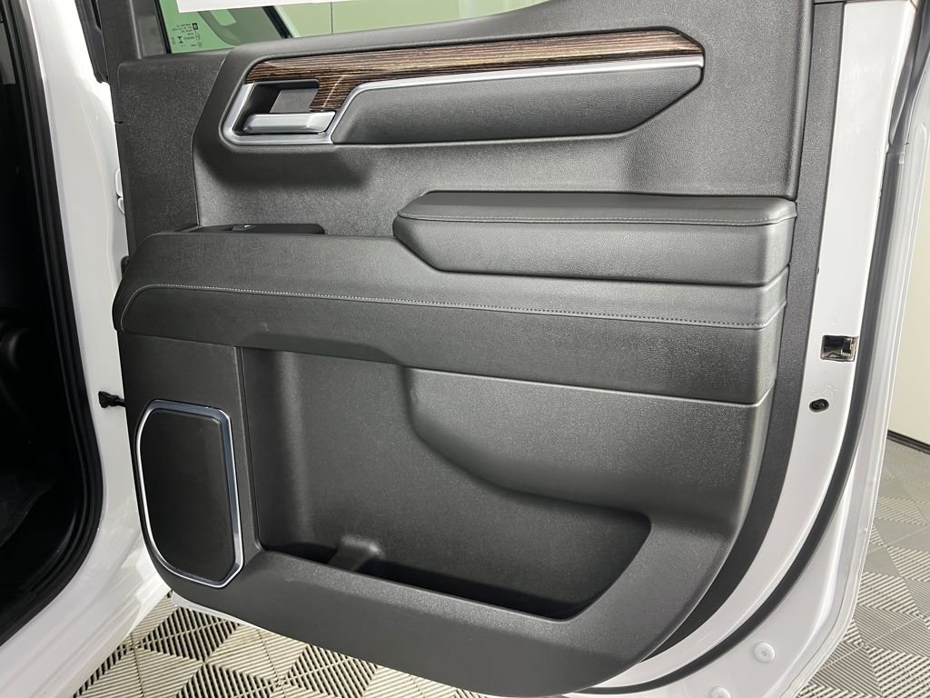 Used 2024 GMC Sierra 1500 SLE w/ X31 Off-Road Package image 14